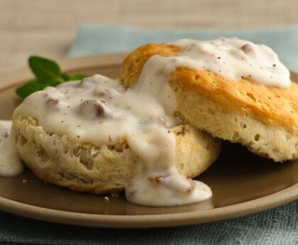 "Hearty and Flavorful Biscuits and Gravy Recipe: A Southern Classic with a Twist"
