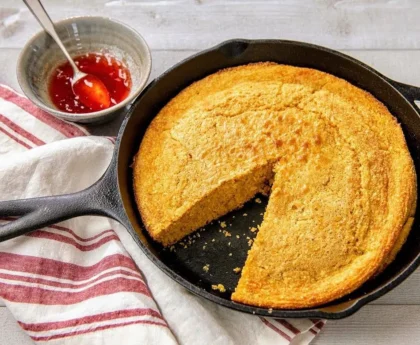 "Moist and Flavorful: A Unique Twist on Classic American Cornbread Recipe"