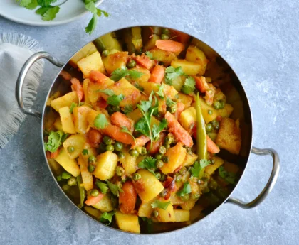 Flavorful and Nutritious: A Unique Carrot, Potato, and Peas Curry Recipe