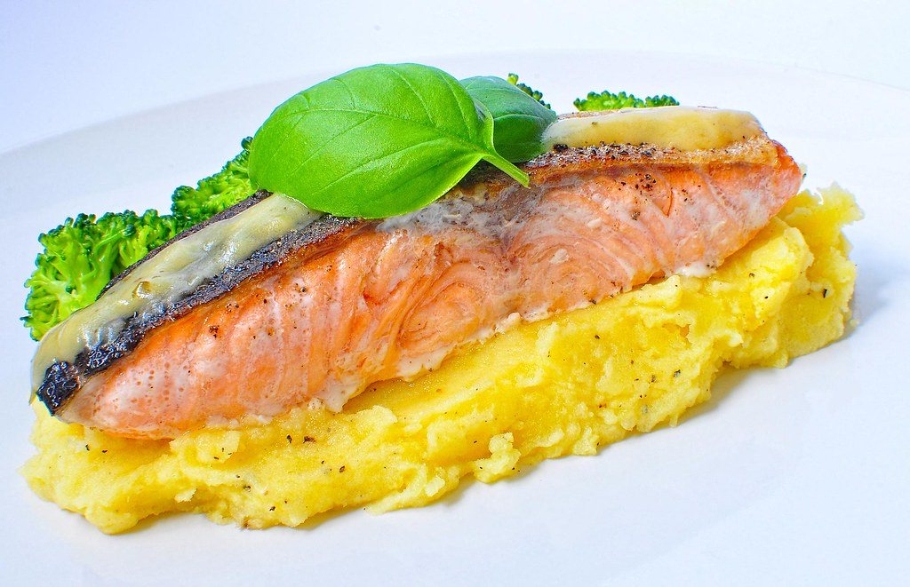 Air Fryer Salmon: Juicy Honey Garlic Fillets in 10 Minutes