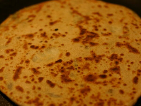 Aloo Paratha Recipe: Spiced Potato Stuffed Paratha That Won’t Tear