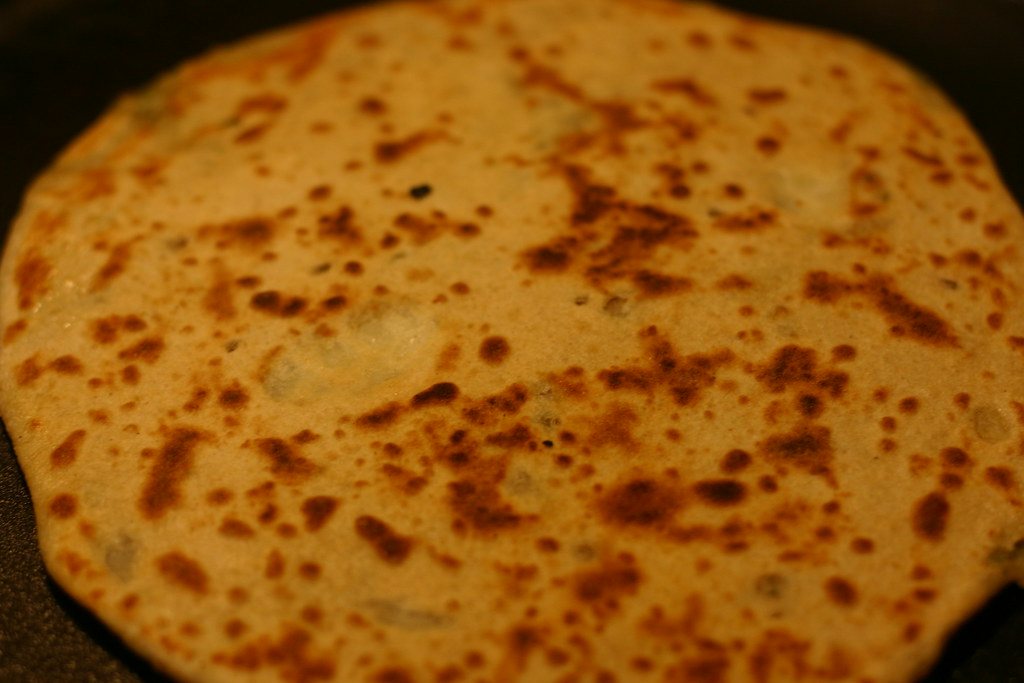 Aloo Paratha Recipe: Spiced Potato Stuffed Paratha That Won’t Tear