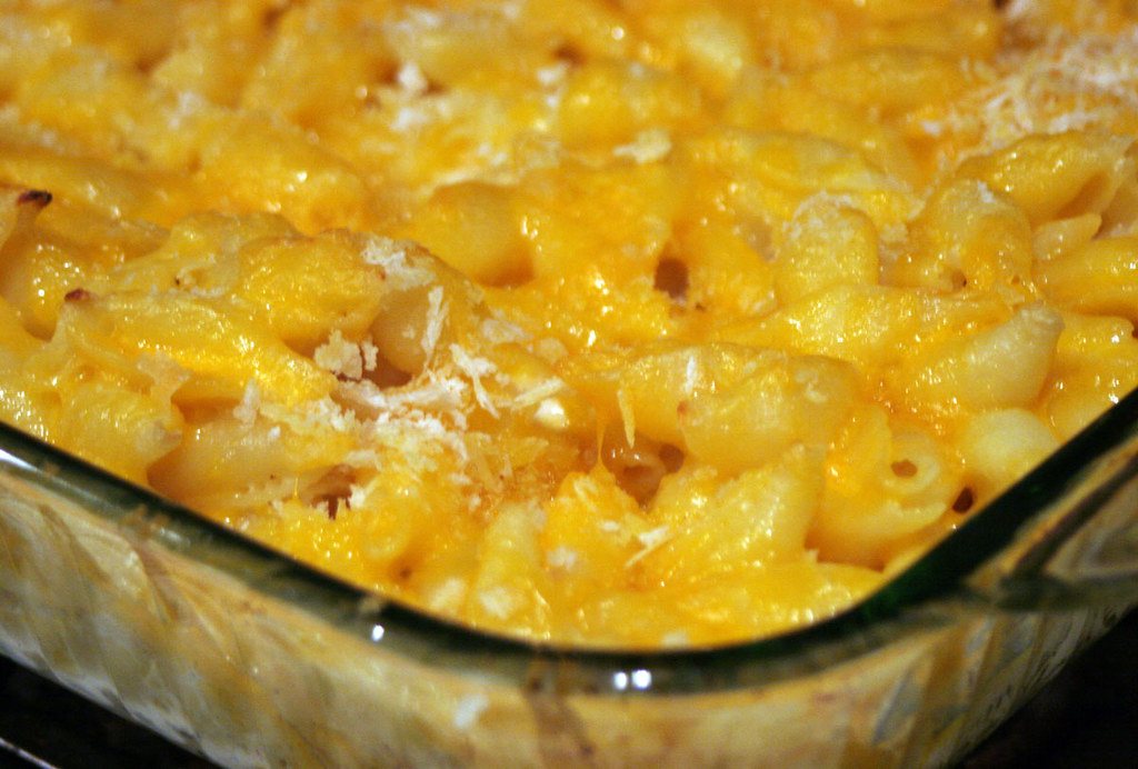 Baked Mac and Cheese Recipe: Extra Creamy with a Crispy Top