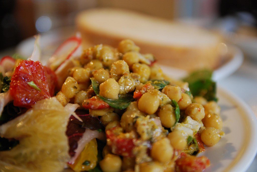 Chickpea Salad Recipe: Crunchy, Zesty and Ready in 15 Minutes