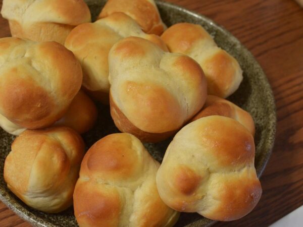 Soft Dinner Rolls Recipe: Fluffy, Buttery Pull-Apart Rolls