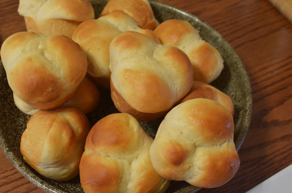 Soft Dinner Rolls Recipe: Fluffy, Buttery Pull-Apart Rolls